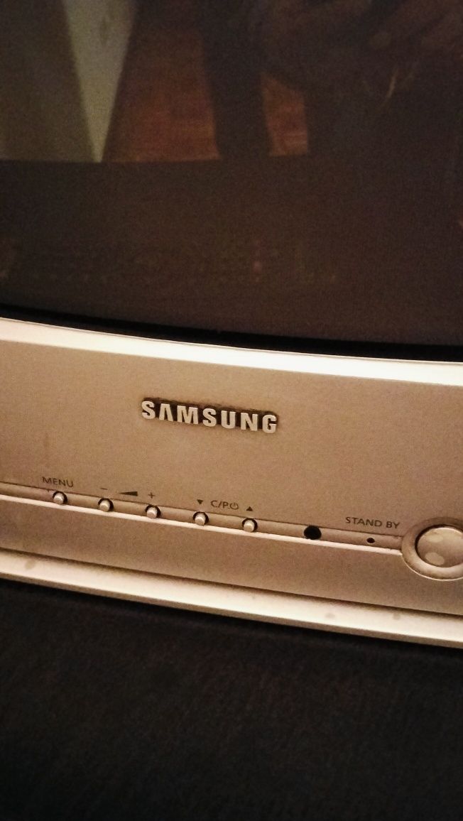 TV Samsung a funcionar com muito boa imagem