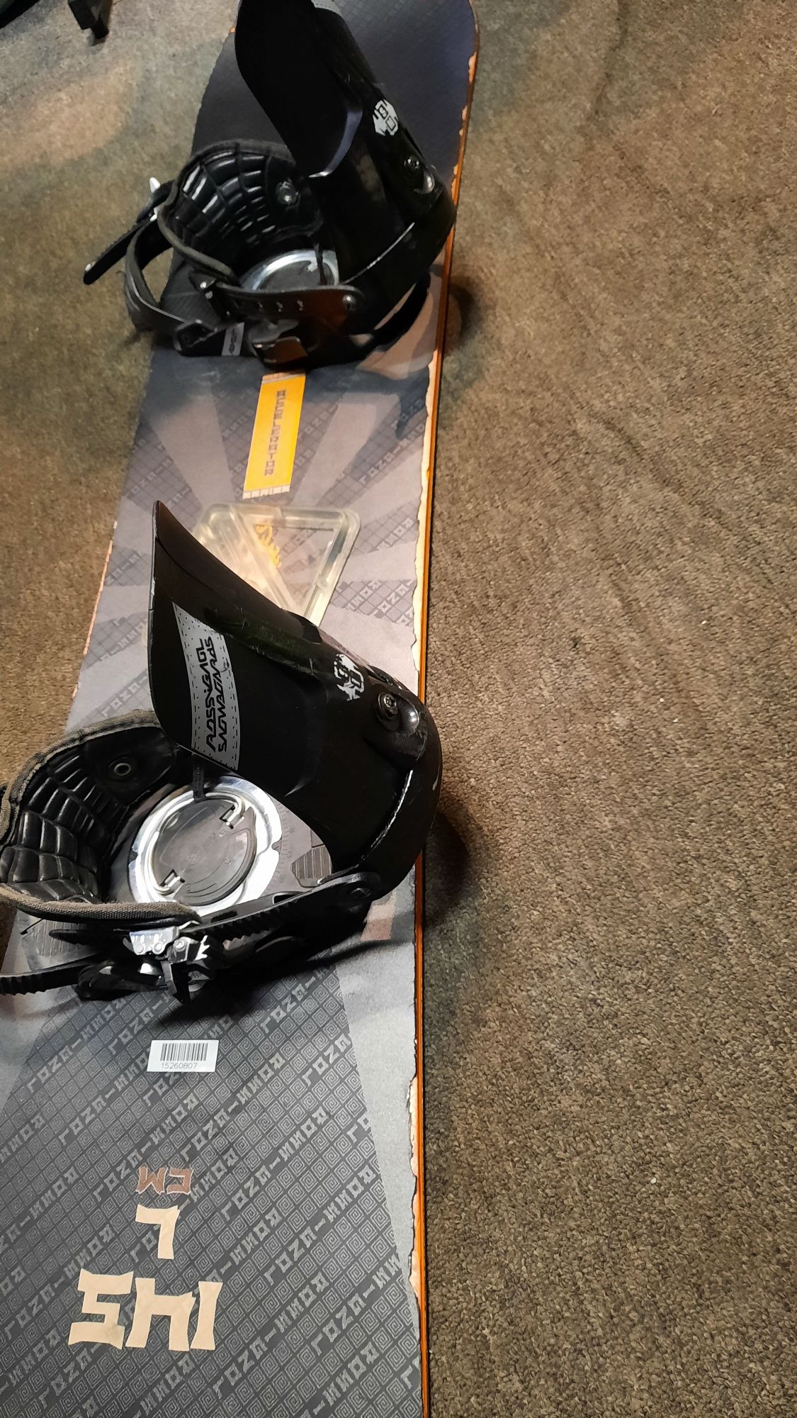 Deska snowboardowa rossignol accelerator 145 cm z wiązaniami wysylka