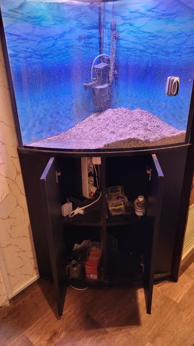Угловой аквариум с тумбой