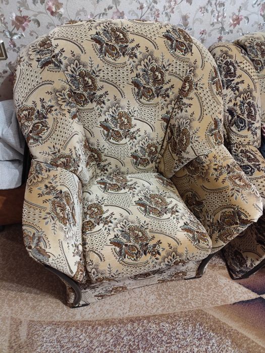 Продам два кресла