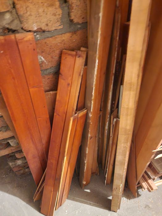 Resztki boazerii z demontażu