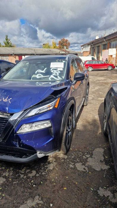 Nissan ROGUE SW синього кольору в Україні