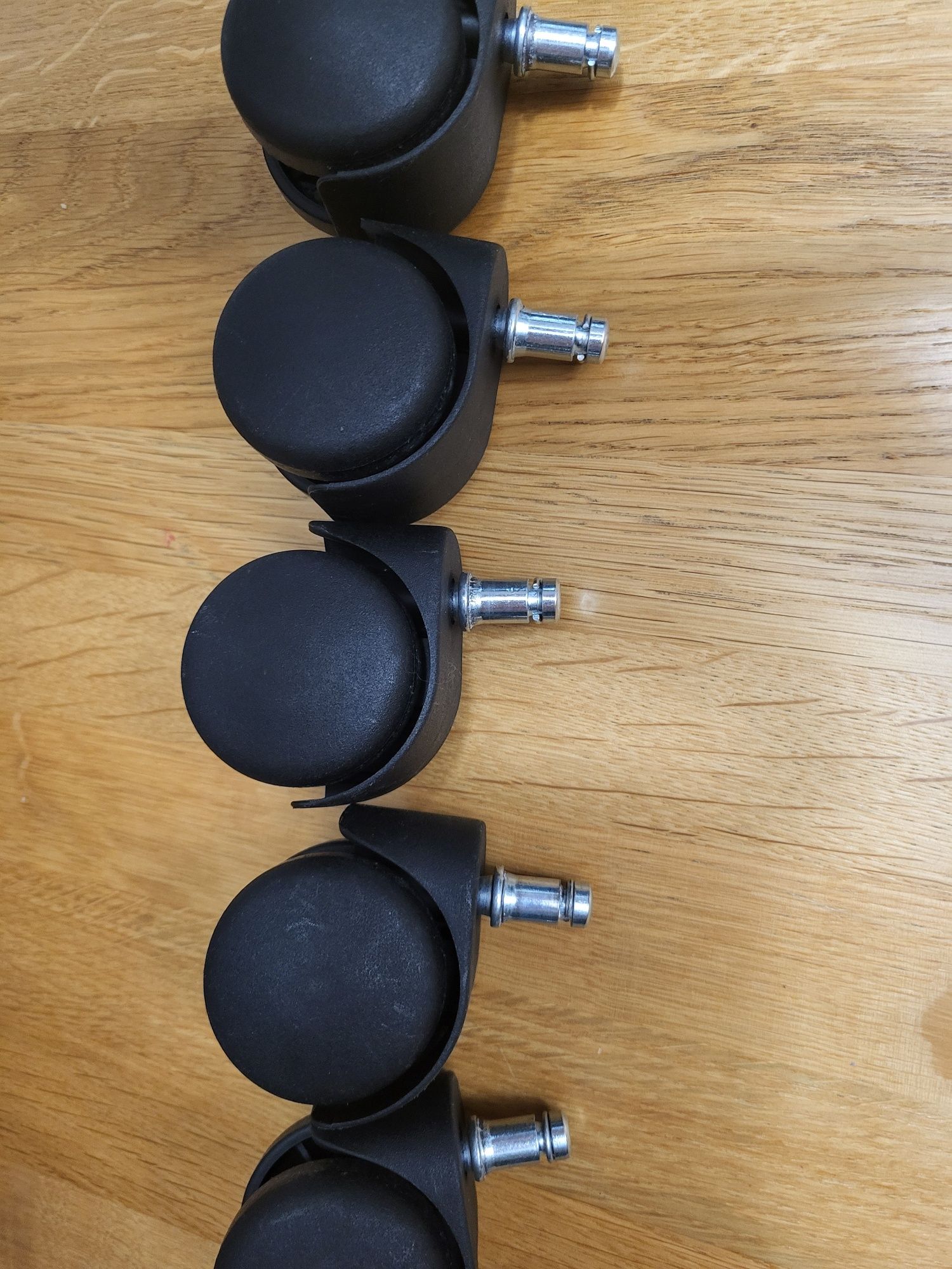 Kółka do fotela obrotowego biurowego do krzesła Fi 10 dł 22mm ikea