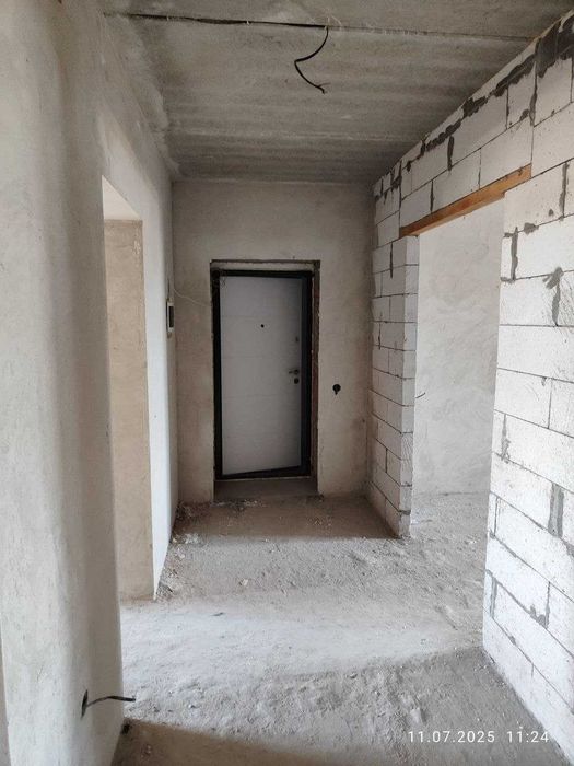 Продаж 3-х кімнатної квартири у зданому будинку