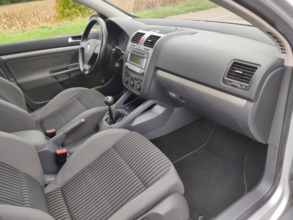 Volkswagen Golf 5. 1,6 mpi