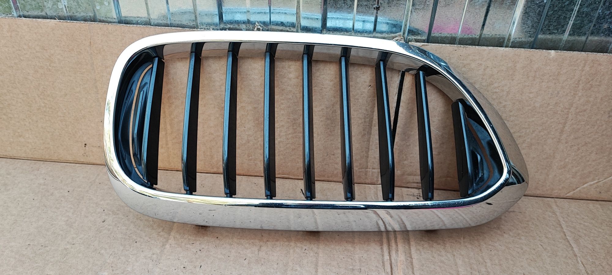 Grill Nerka Atrapa Prawa BMW G30 G31