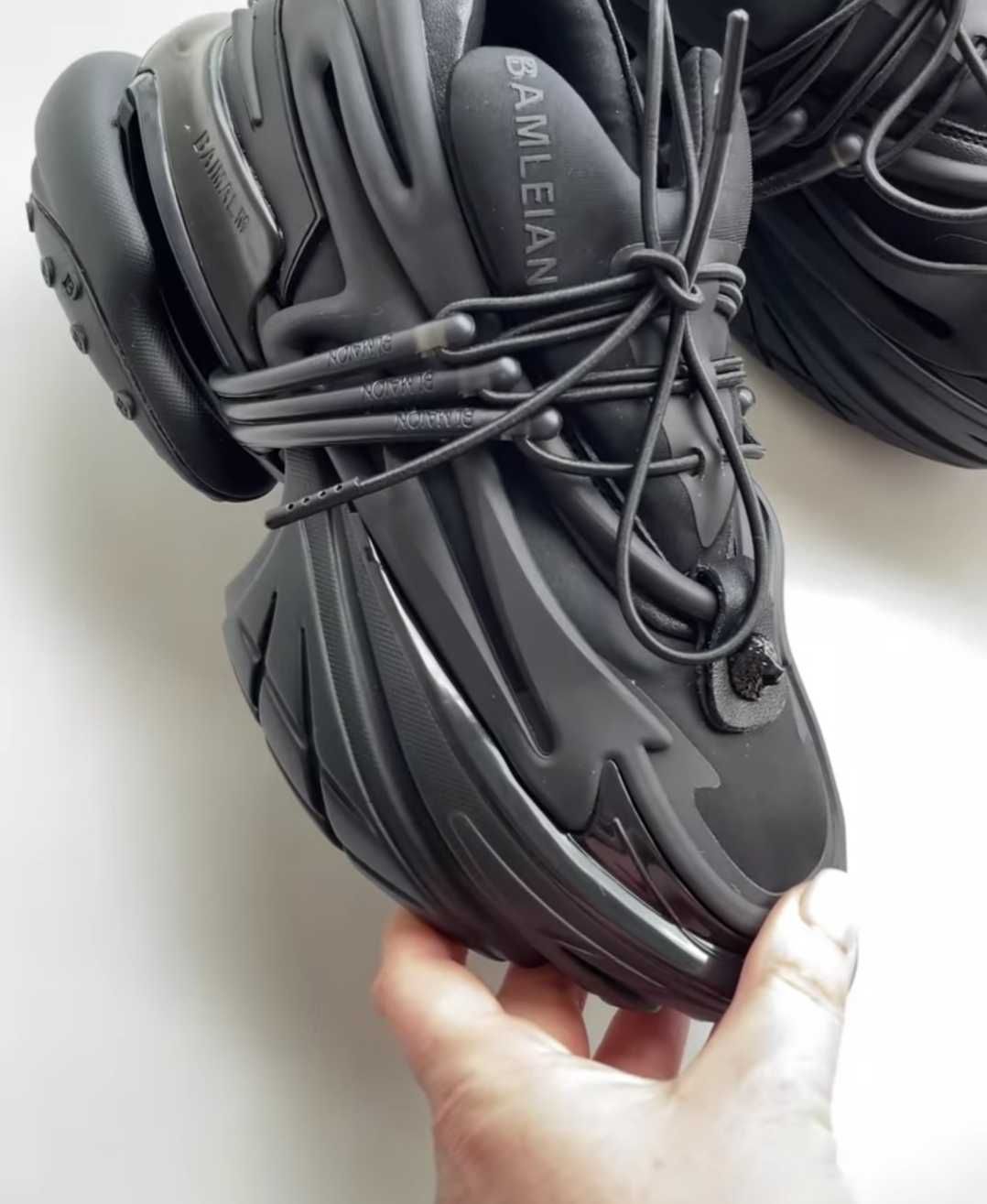 Кросівки balmain чоловічі