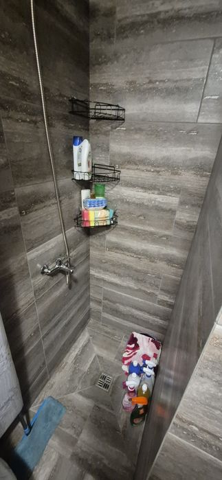 Продам шикарну дачу в якій можна жити поруч блакитні озера