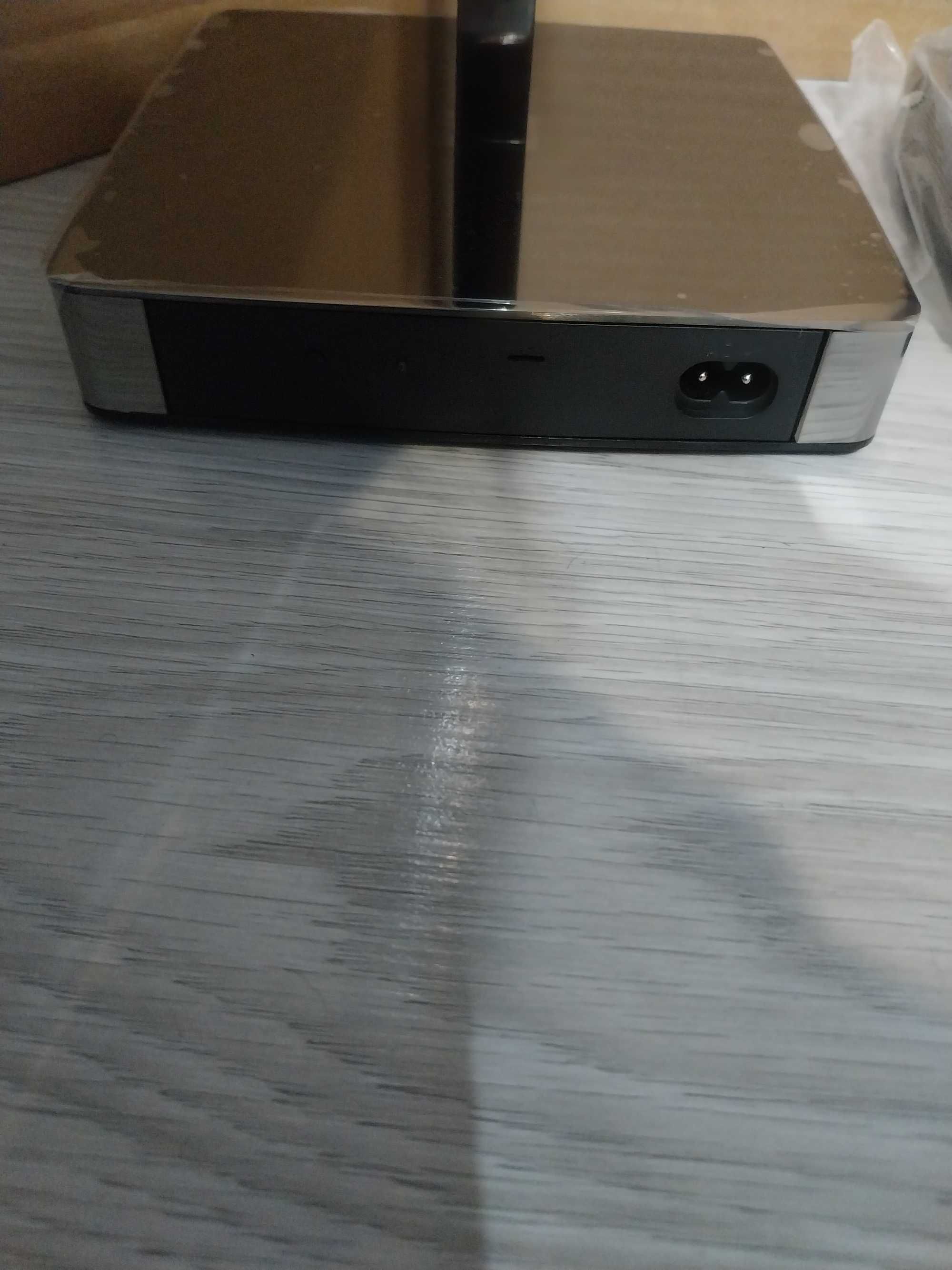 Podstawa z głośnikami Philips PTA860 do telewizora