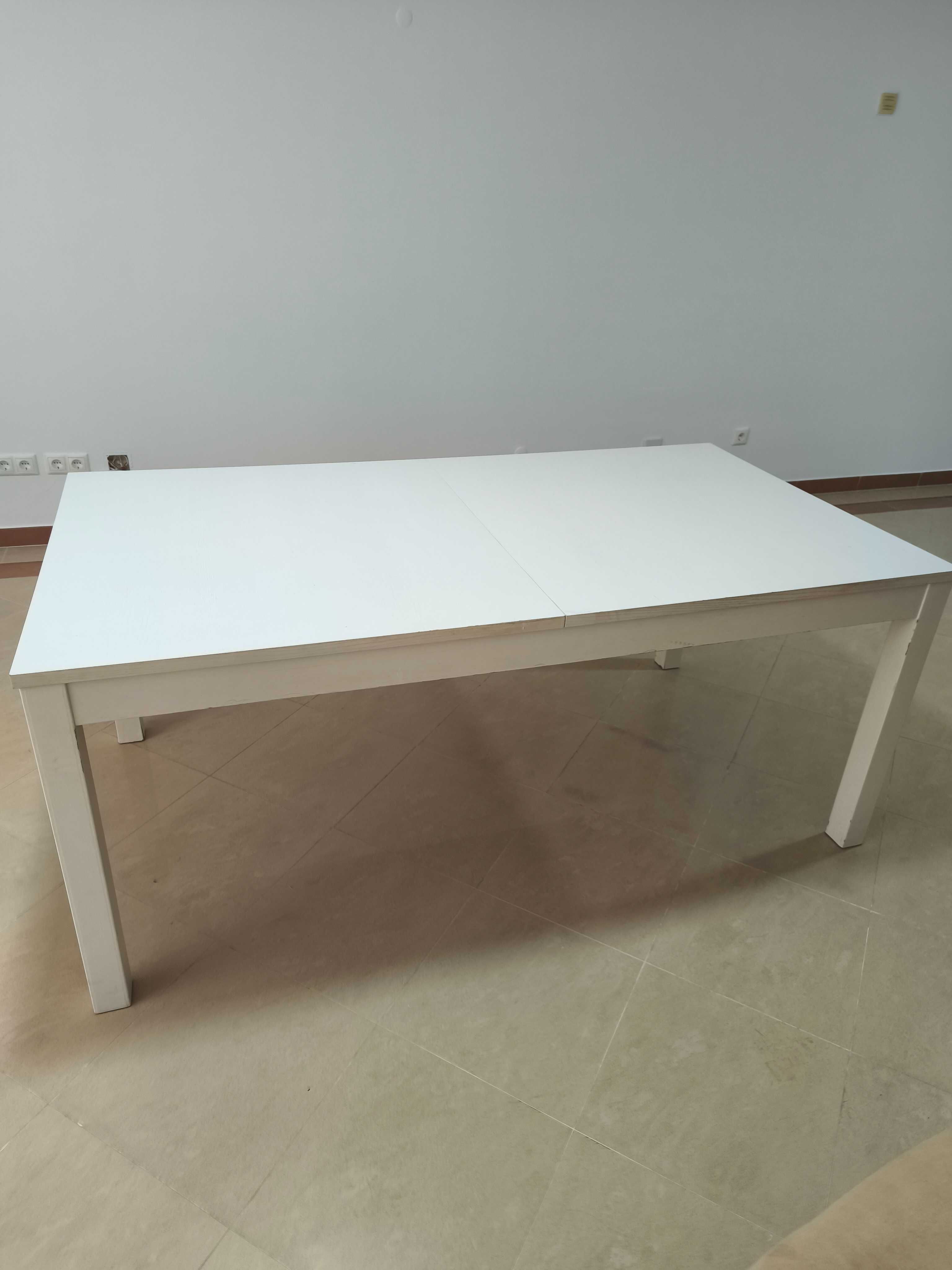 Mesa BJURSTA retangular extensível IKEA