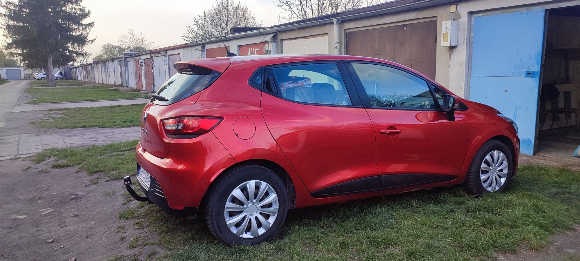 Renault Clio 4 uszkodzone 2013 zarejestrowane opłacone diesel euro 5