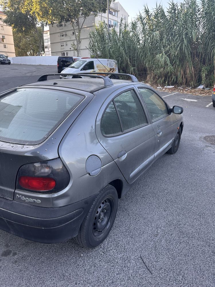 Renault Megane 1.4 – 1996 – Cinzento