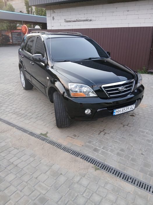 KIA Sorento 
Год выпуска: 2003
Коробка передач: Автоматическая
В