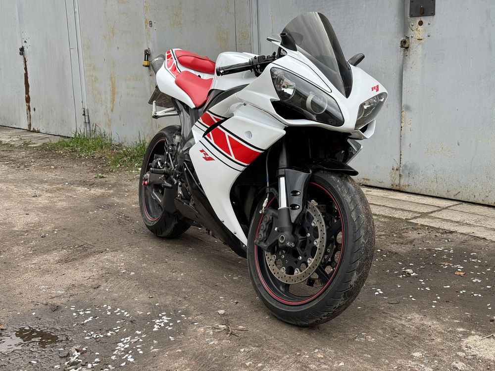 Yamaha r1 2008 с Японии