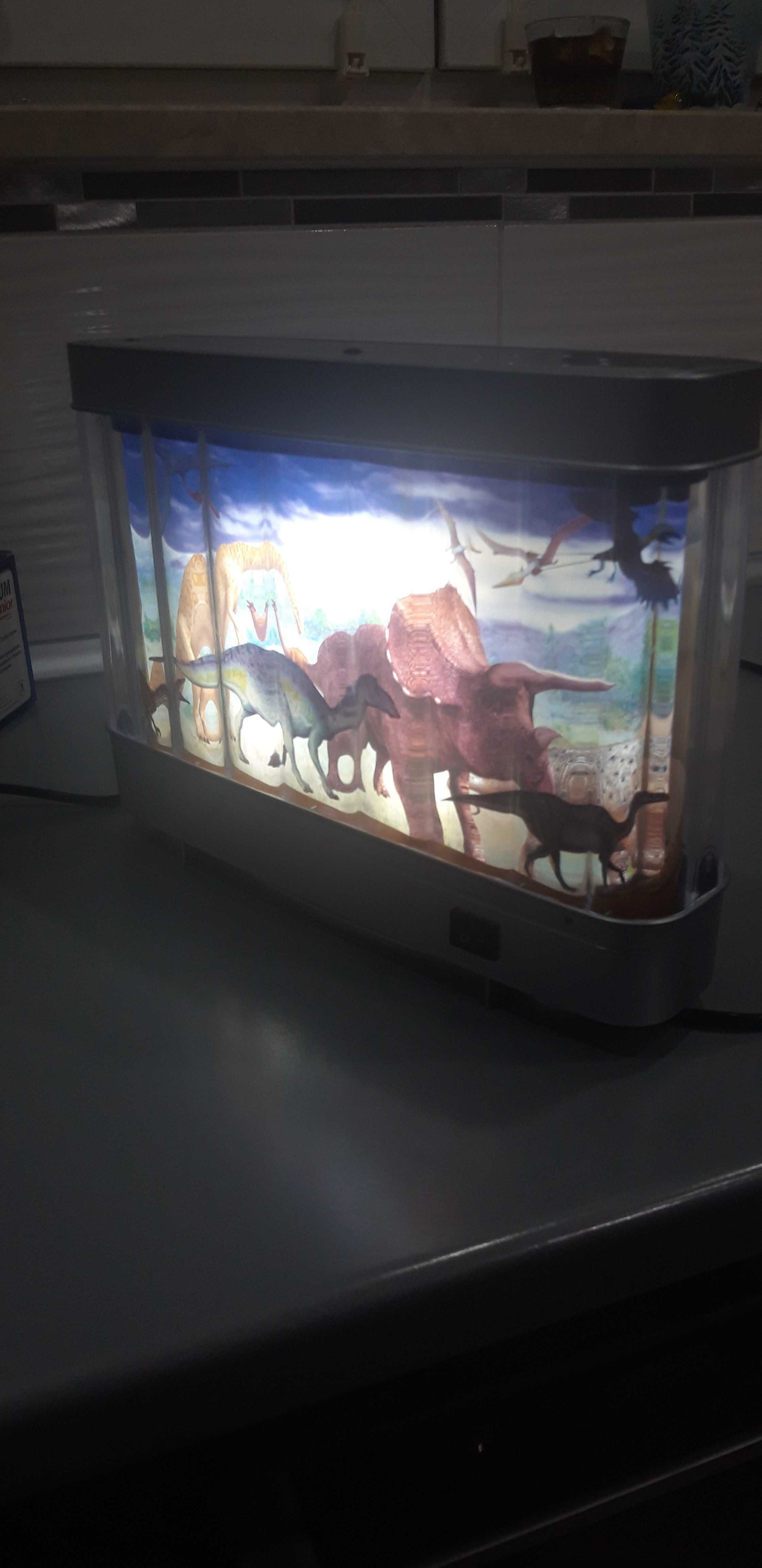 Lampka ruchoma dinozaury do pokoju dziecięcego