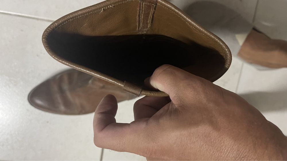 Botas de pele originais e genuinas com protetores 40/41