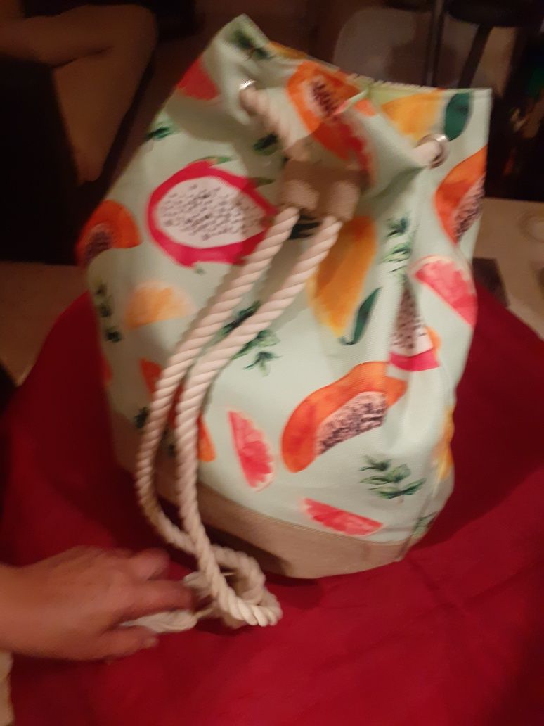 Mochila de senhora nova