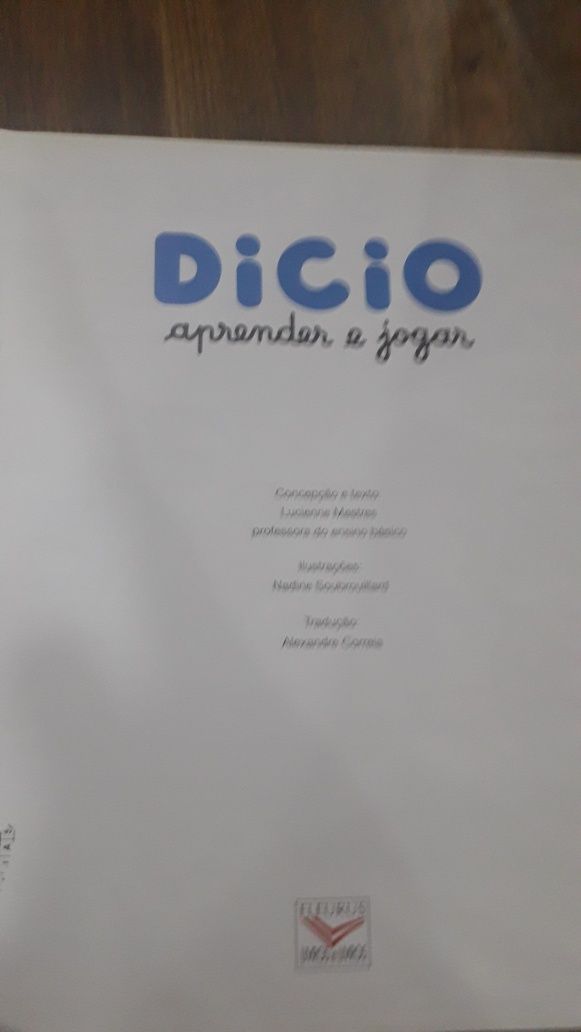 Livro " Dicio aprender e jogar"