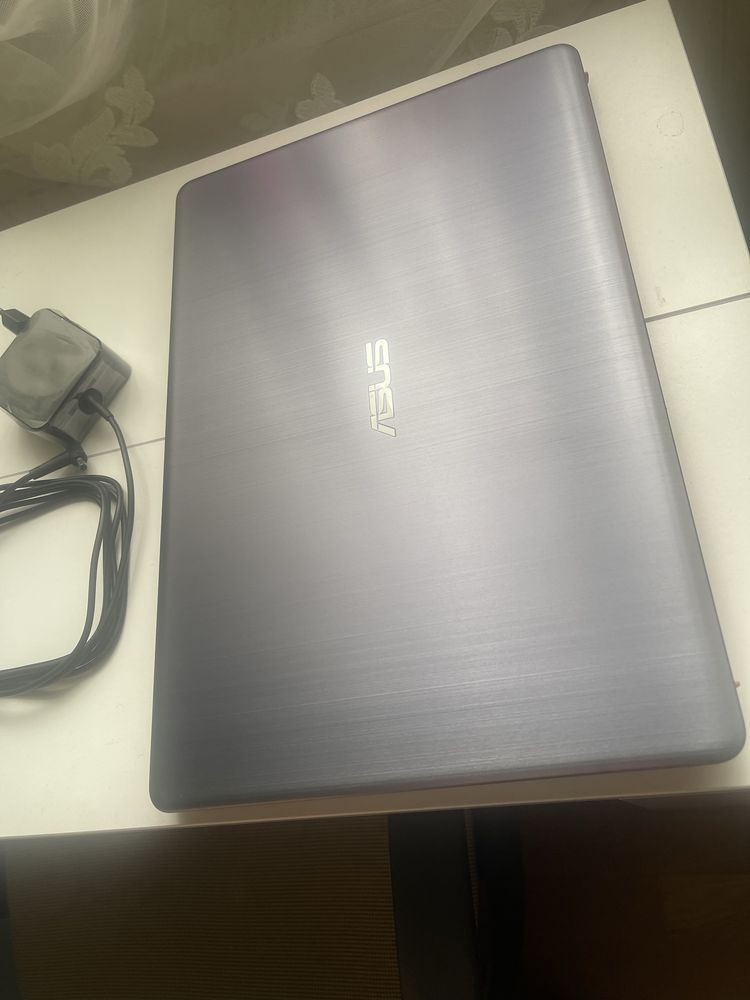 Ноутбук ультрабук Asus VivoBook S15 s530un