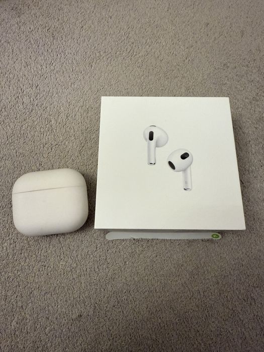 Apple AirPods 3-gen Oryginalne Słuchawki z Etui Lightning