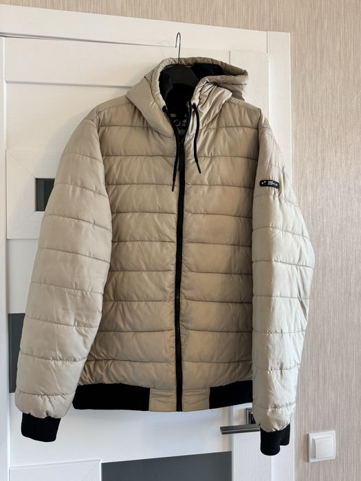 Якісна чоловіча куртка Cropp