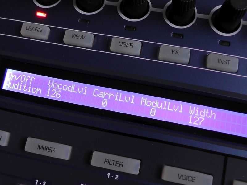 Novation Ultranova mikrofon kabel karton firmowy