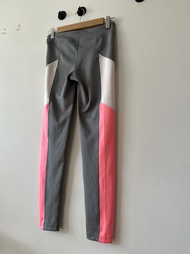 Sportowe leginsy z Nike