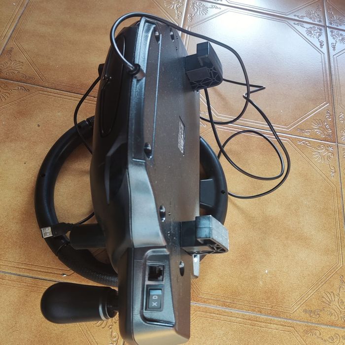 Pedais + volante da trust GTX