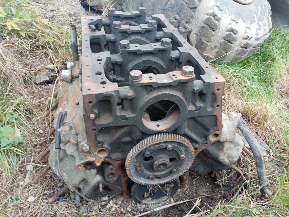 Двигун ЯМЗ-236 по запчастинах