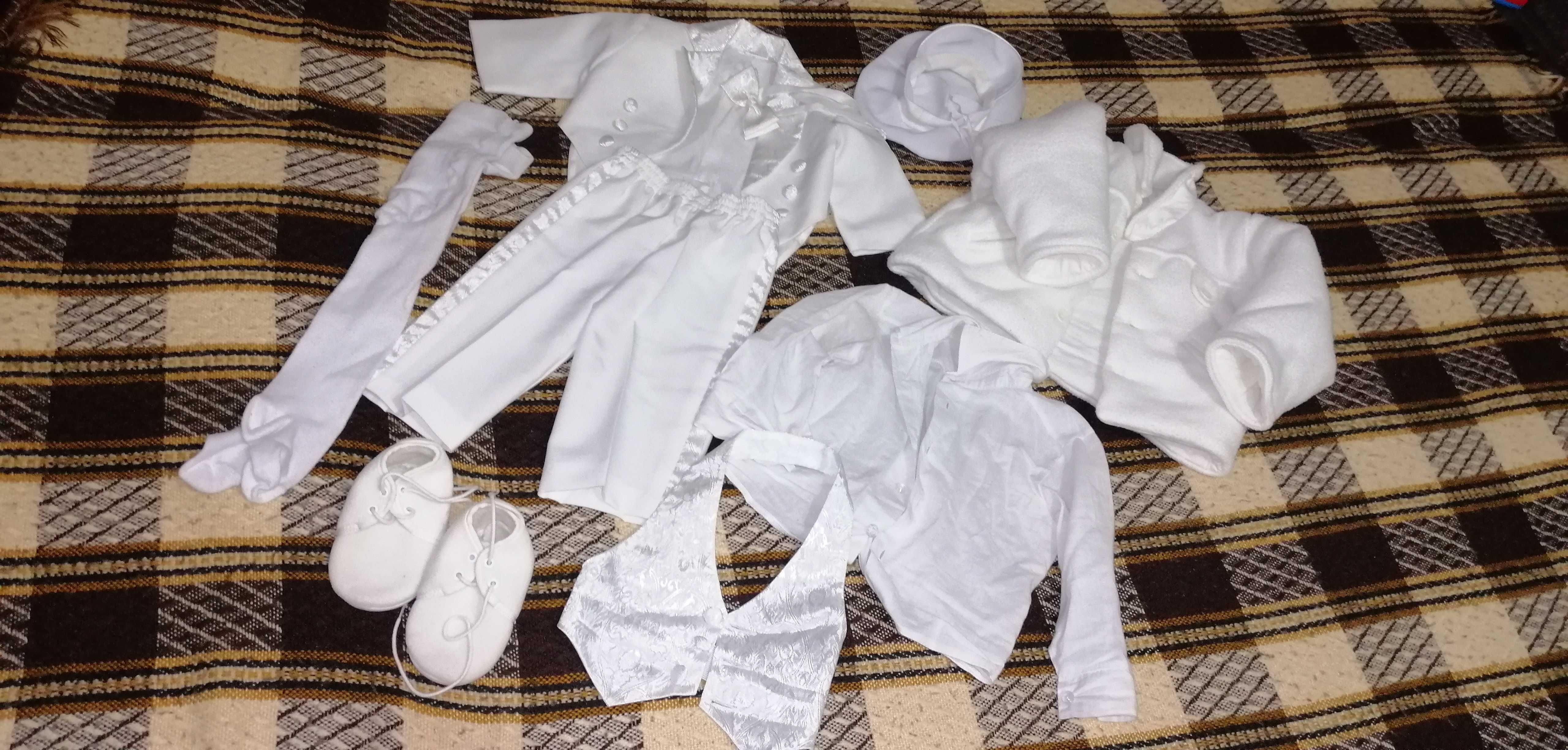 Sprzedam komplet ubranek do chrztu biały rozm. 80.