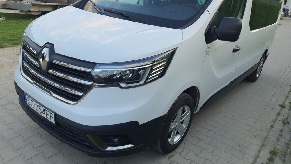 Renault trafic 2022 osobowy