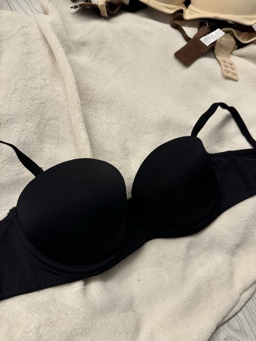 Бюстгалтери 75В з пушапом