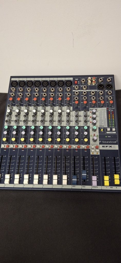 Mikser soundcraft efx-8