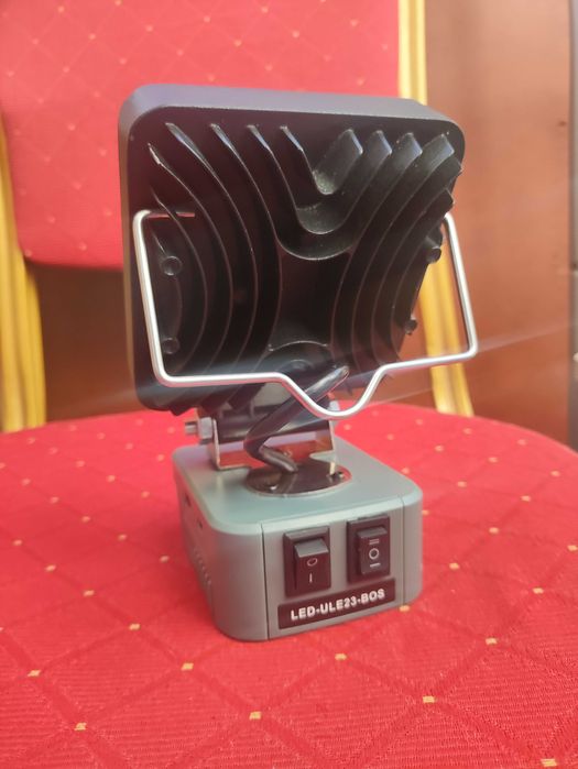 Reflektor Roboczy akumulatorowy Lampa Lampka LED od Makita Latarka