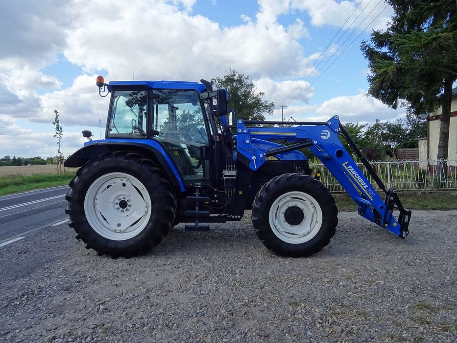 New Holland TS 115 z turem