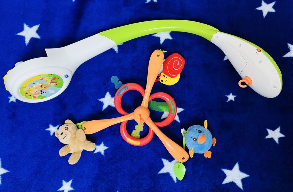 Музичний мобіль-проектор Chicco «Чарівний ліс» із м'якими іграшками!