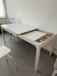 Mesa extensivel com 3 cadeiras