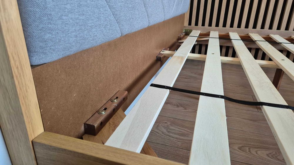 Łóżko dwuosobowe, stelaż 160x200, drewniane