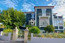 Moradia T5 no centro da vila de Campo de Besteiros