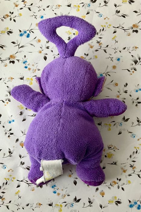 Pluszak Tinky Winky z Teletubisiow.