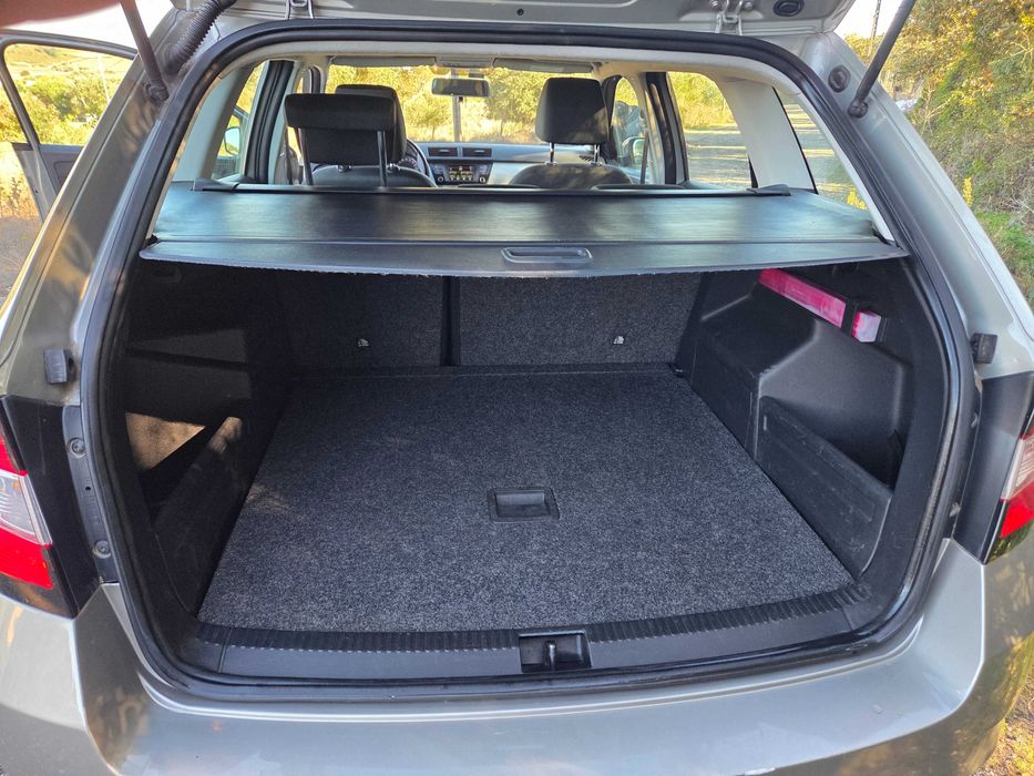 Skoda Fabia Break 1.4 TDI Livro de revisões completo
