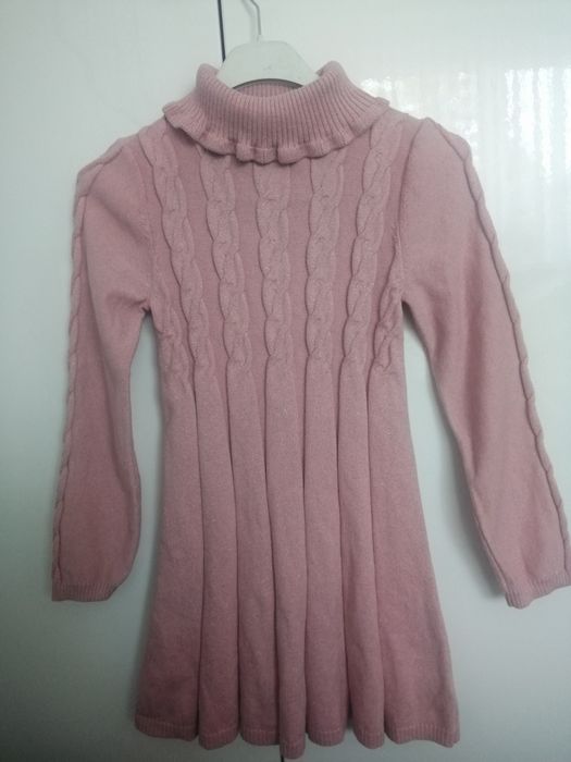 Sukienka sweterkowa dziewczęca rozmiar 128/134