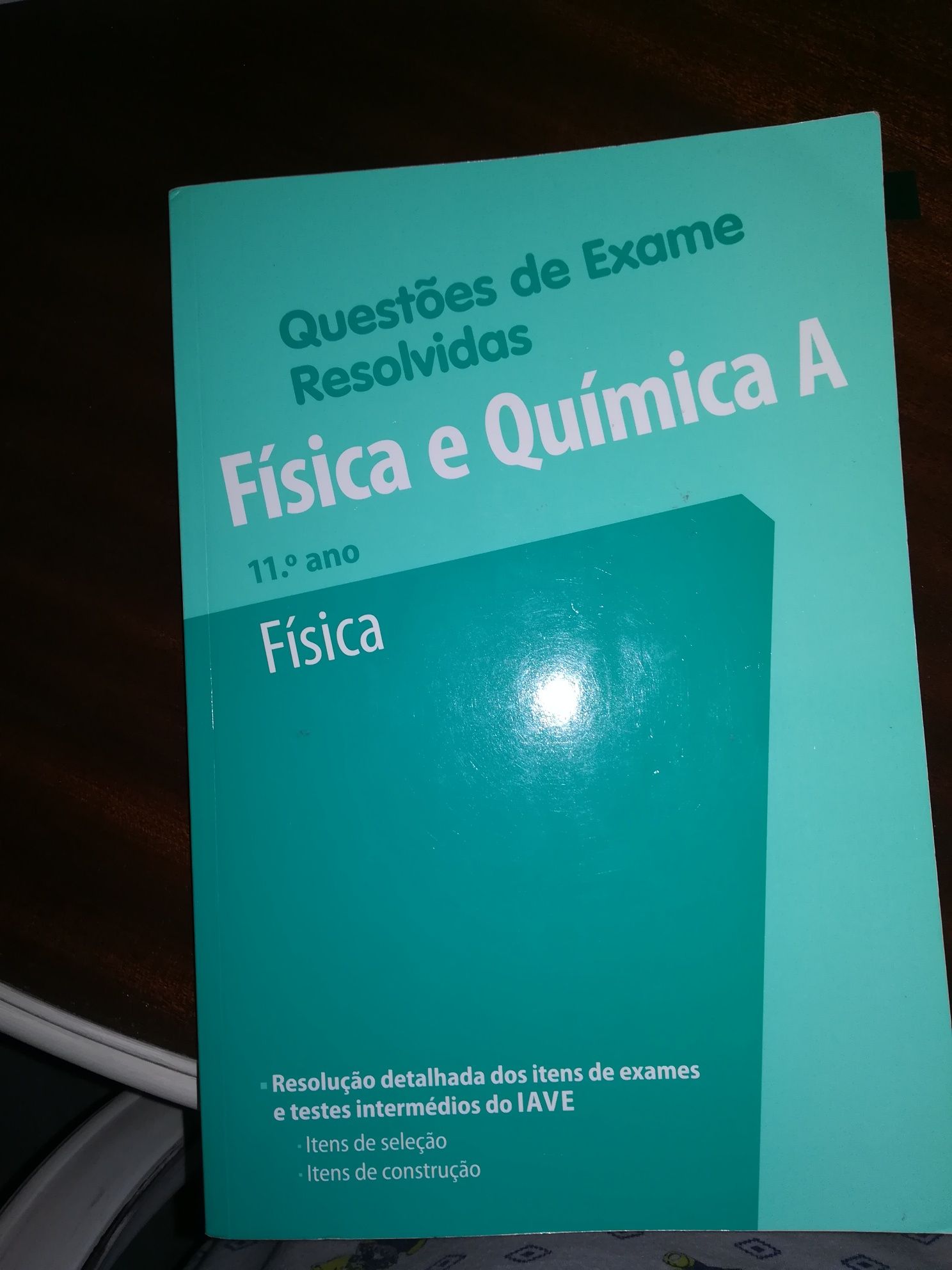 2 volumes Questões de exame de FÍSICA e QUÍMICA 11 ano resolvidas