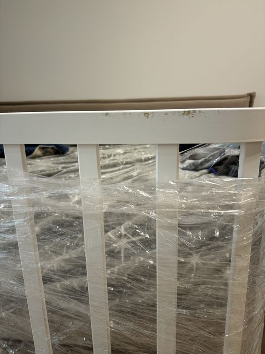 Дитяче ліжко з маятником і матрасом