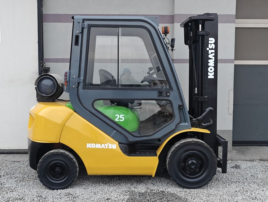 Wózek widłowy Komatsu FG25HT 2.5T Lpg 2007r Kabina Silnik Nissan K21