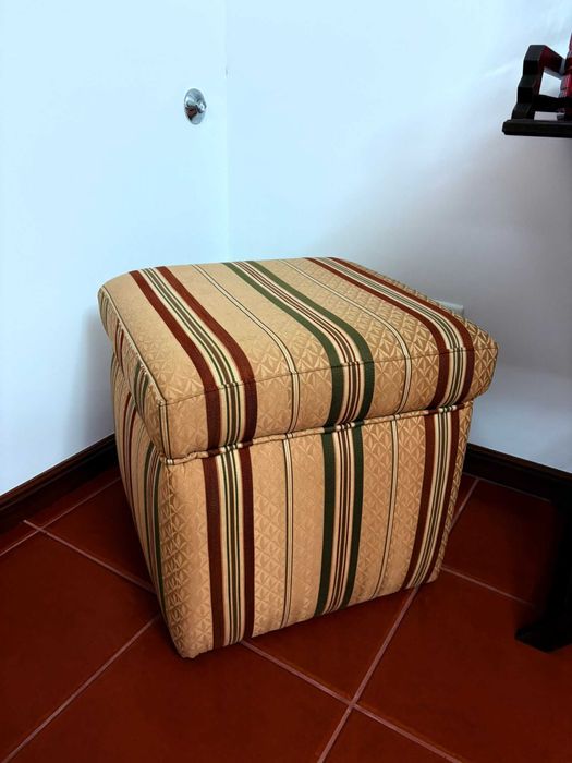 Puff (de sofá) em Seda