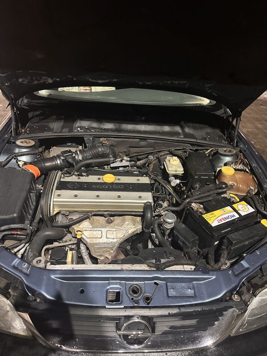 Опель вектра б, Opel