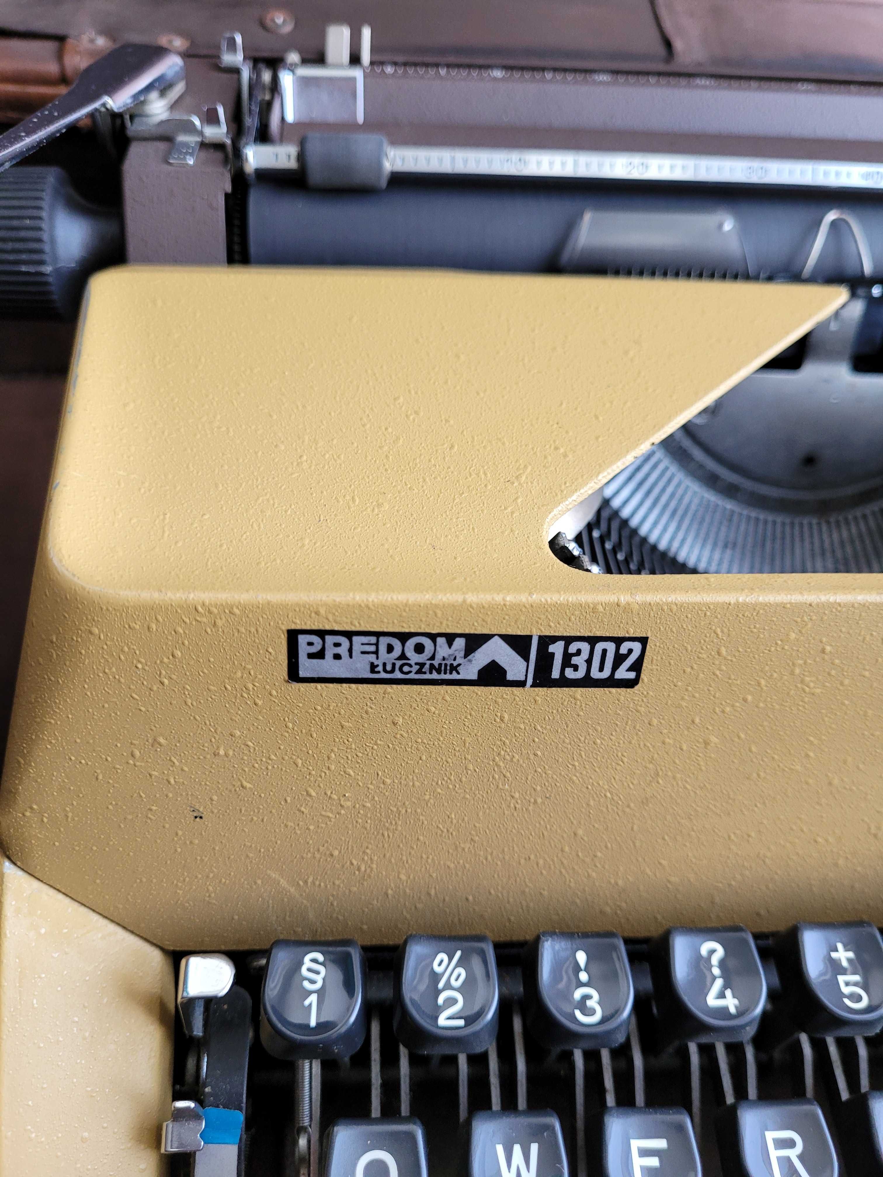 Maszyna do pisania Predom Łucznik 1302