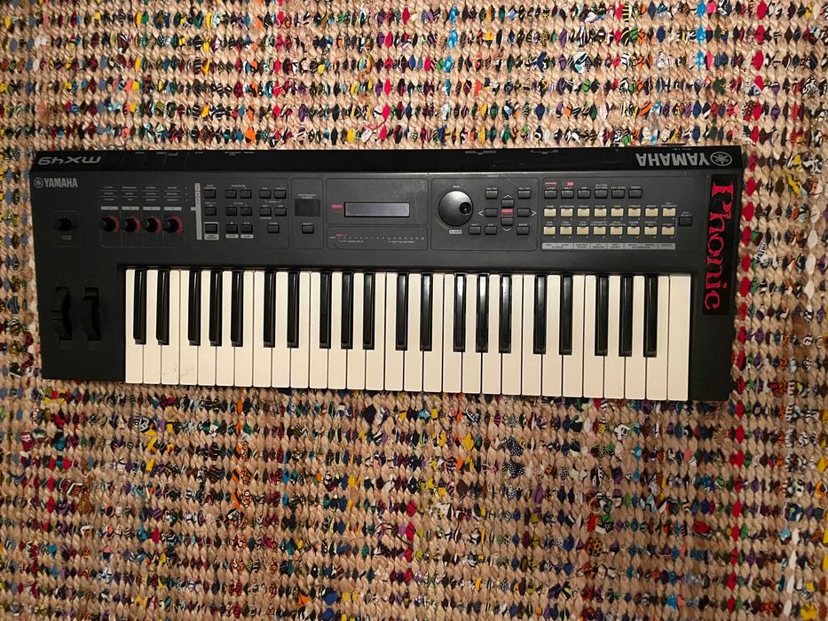 Yamaha MX-49 Workstation Synthesizer