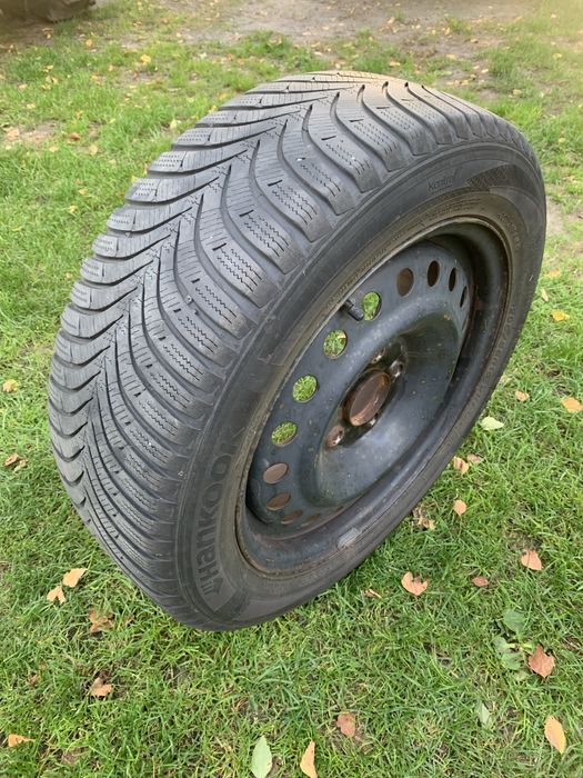 Opony zimowe na felgach stalowych